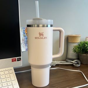 Rose Quartz Stanley 40 oz. Quencher H2.0 FlowState Tumbler